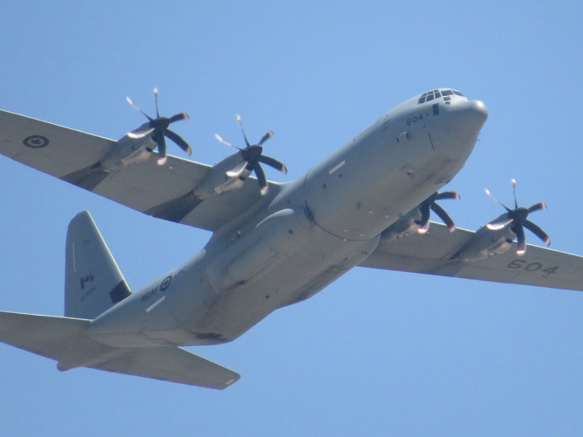 SomeFrench1991's tweet photo. #RCAF #CFC4483 https://t.co/ryUR7cmd5X