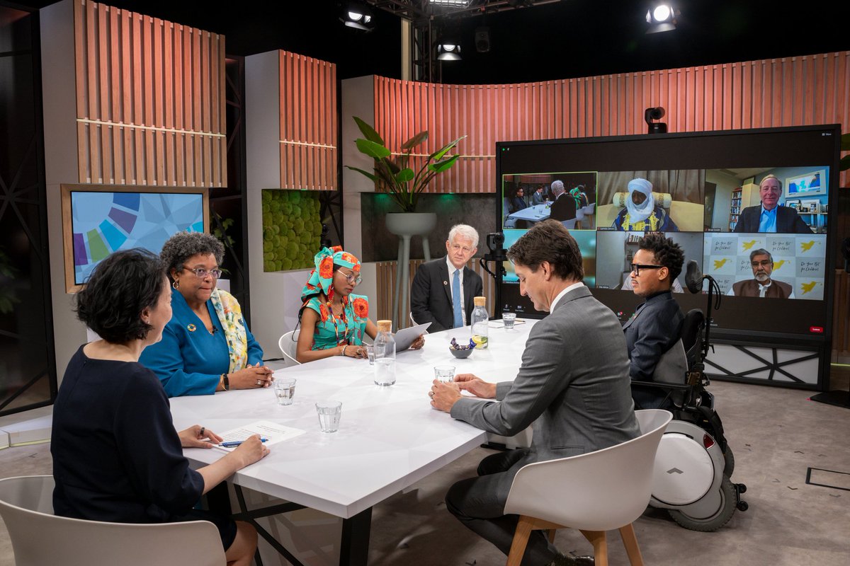 Co-Chairs of the Secretary-General’s <a href="/SDGAdvocates/">SDG Advocates</a> <a href="/miaamormottley/">Mia Amor Mottley</a>, Prime Minister of Barbados and <a href="/JustinTrudeau/">Justin Trudeau</a>, Prime Minister of Canada convened a special meeting with the group today to discuss the priorities for the #SDGs.

Find out more: unpartnerships.un.org/press-center/c…