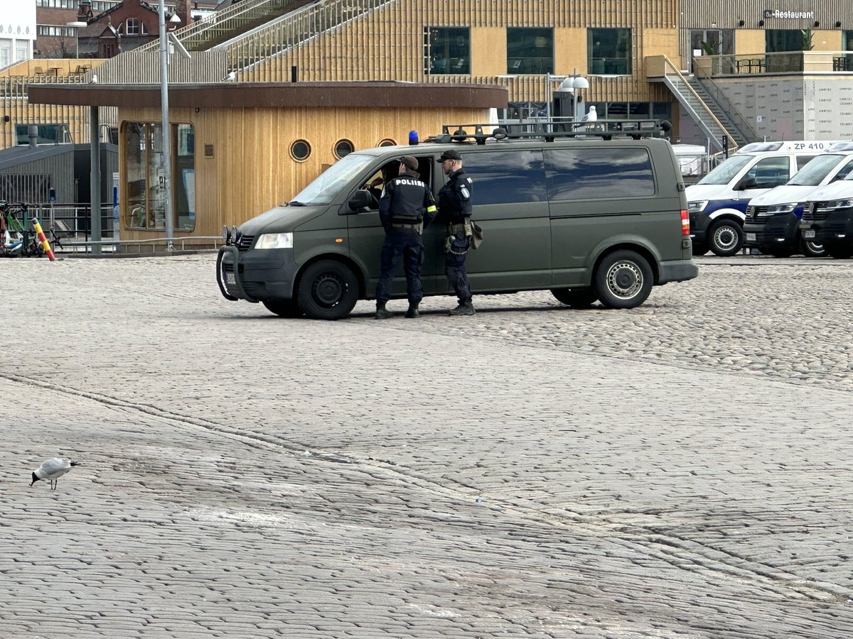 real_adimiral's tweet photo. Zelenskyy in Helsinki 
#Zelensky #finnland #UkraineRussiaWar️ https://t.co/nJJ4Dkqc7j