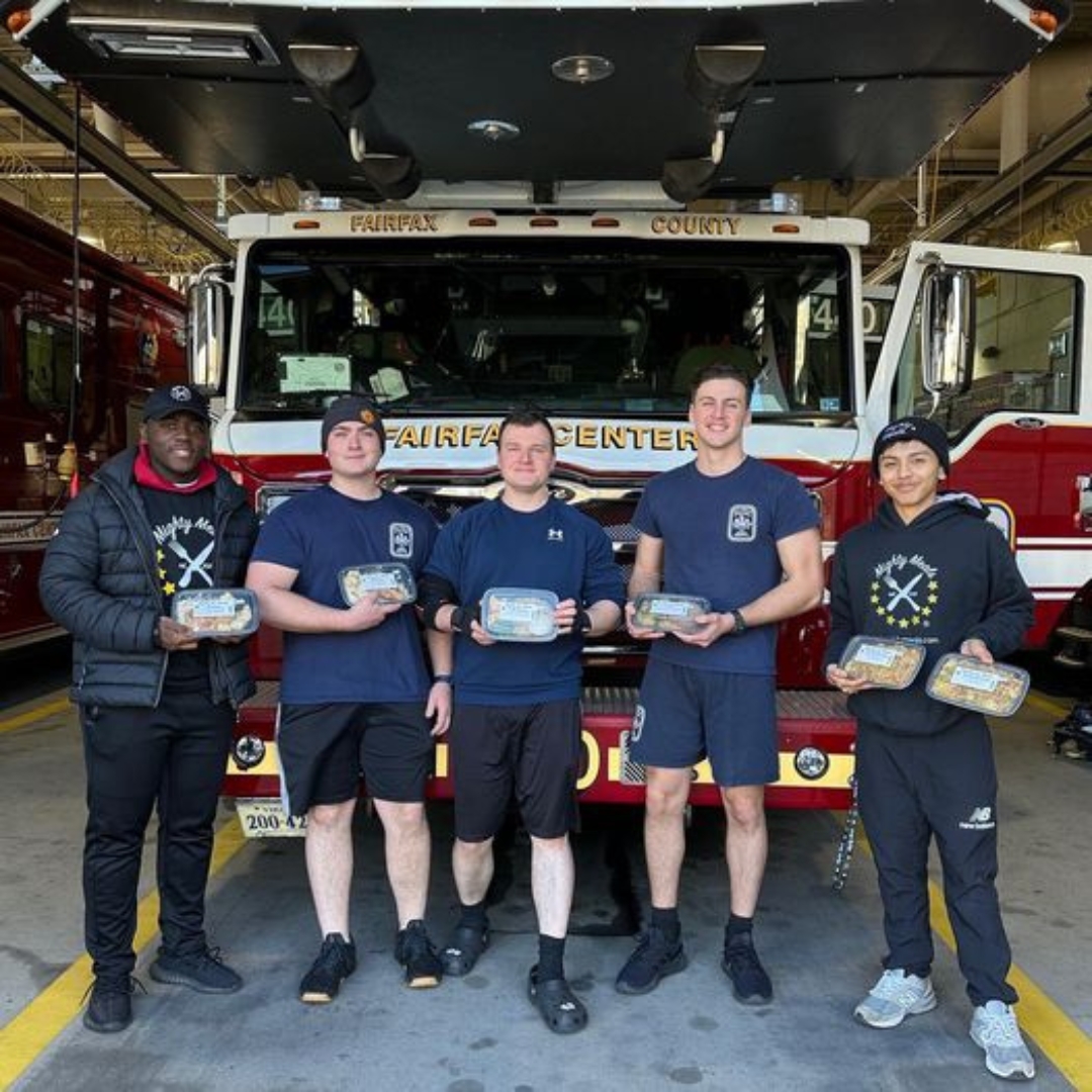 MightyMealsVA's tweet photo. ๐ฉโ๐๐จ๐ฝโ๐๐งฏ๐ #internationalfirefightersday is tomorrow 5/4. THANK YOU! to our #DMV area firefighters & everyone who helps us support them with healthy meals & donations! #wearemighty #mightymovement #dcfirefighters
@ashburnFire @OldOxBrewery @LortonVFD @ffxfirerescue @DCVFD https://t.co/xQfsJfwBMH