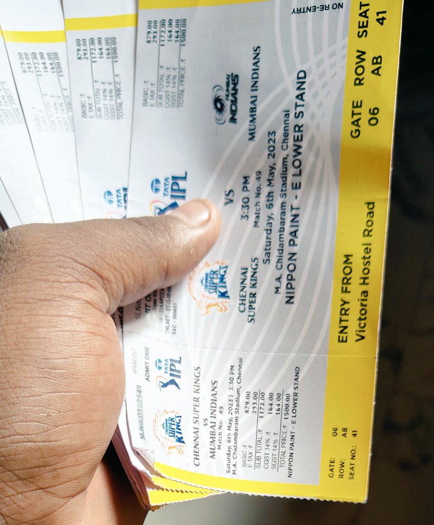 Revansurya24's tweet photo. E lower tickets available #CSKvsMI #csk https://t.co/pCMkk8oGLu