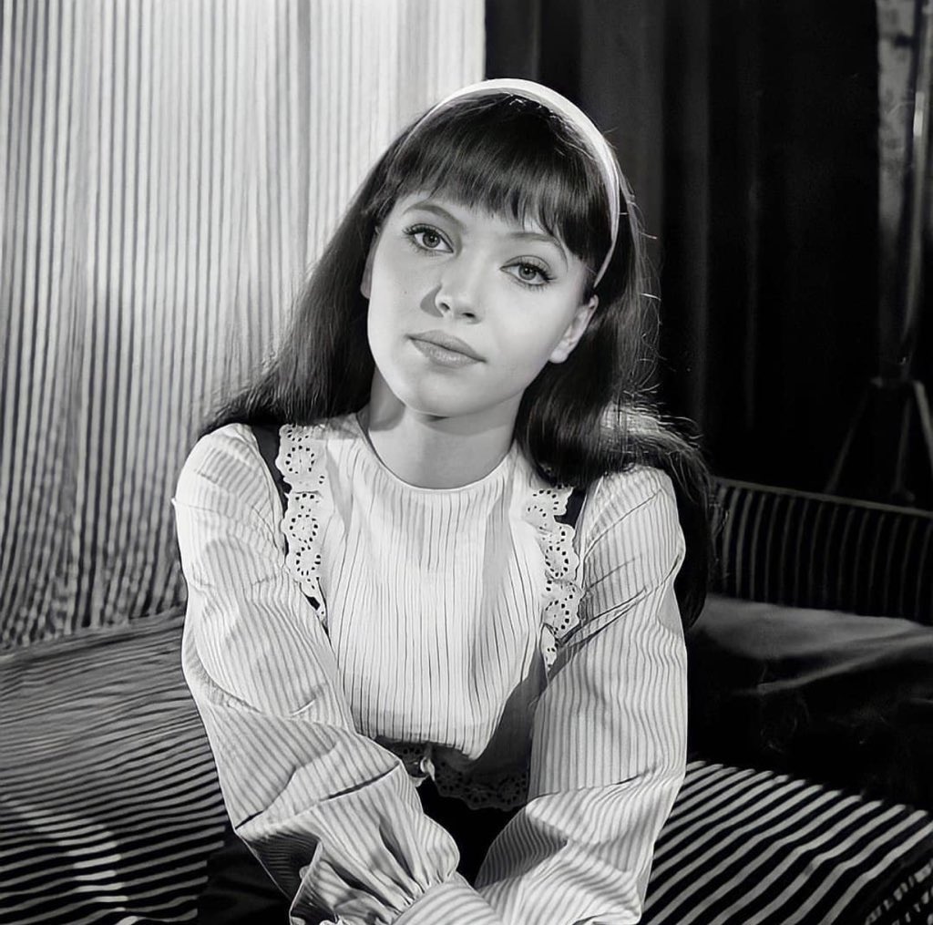 tuesdaywood's tweet photo. anna karina ♡ https://t.co/2j73DnNguS