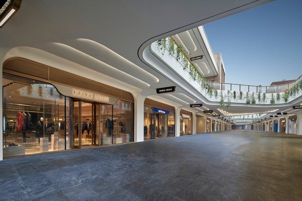 parametricarch's tweet photo. Sybarite-Designed SKP Chengdu Becomes A Landmark For Fashion, Tech, And Art.
Tap the 🔗 link to read more about this project: https://t.co/mToCvBgdrN
@SybariteArch #parametricdesign #computationaldesign #architecturestudents #productdesign #fashiondesign #sybarite #retaildesign #SKP #masterplan #facade