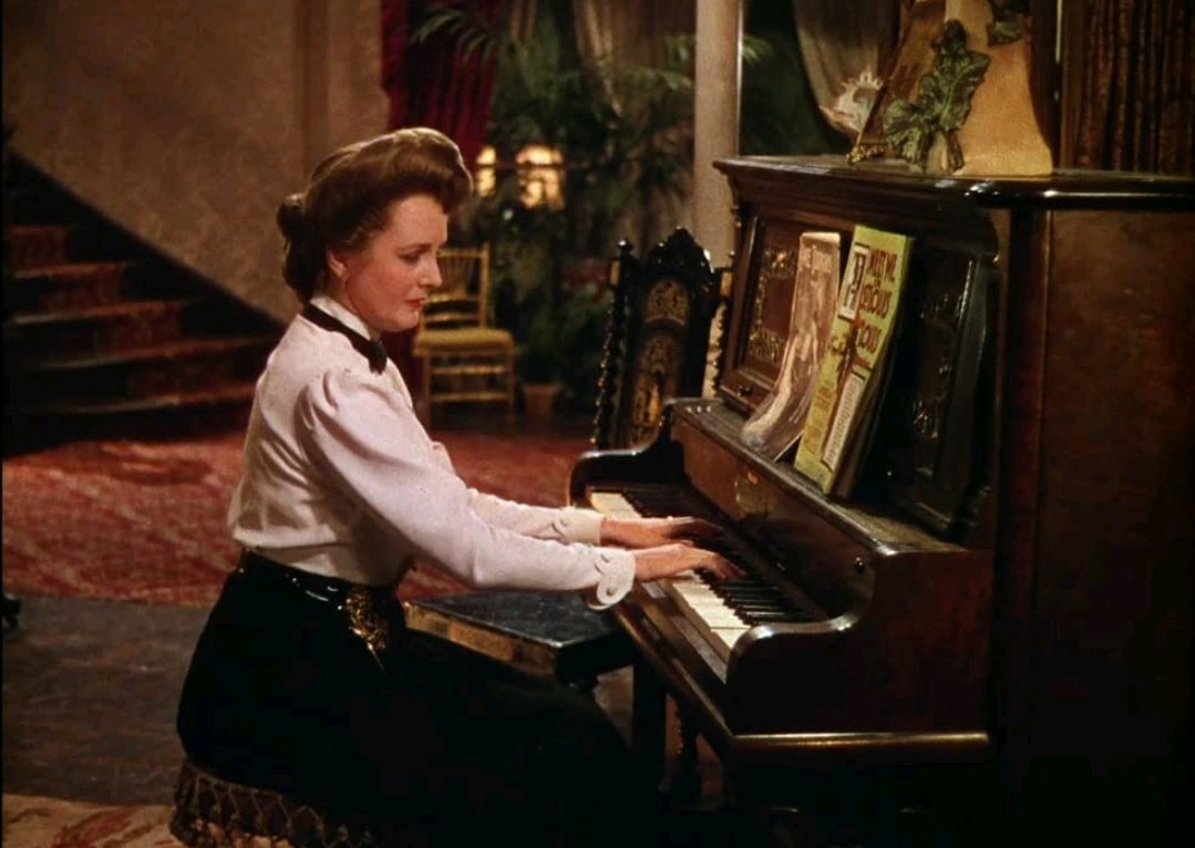 Amor_De_Cine's tweet photo. MARY ASTOR [03.05.1906 - 25.09.1987]

↖️ LA GRAN MENTIRA | 1941 #EdmundGoulding
↗️ SIEMPRE HAY UNA MUJER | 1938 #AlexanderHall 
↙️ EL HALCÓN MALTÉS | 1941 #JohnHuston 
↘️ CITA EN ST. LOUIS | 1944 #VincenteMinnelli https://t.co/srH2EtsSXz