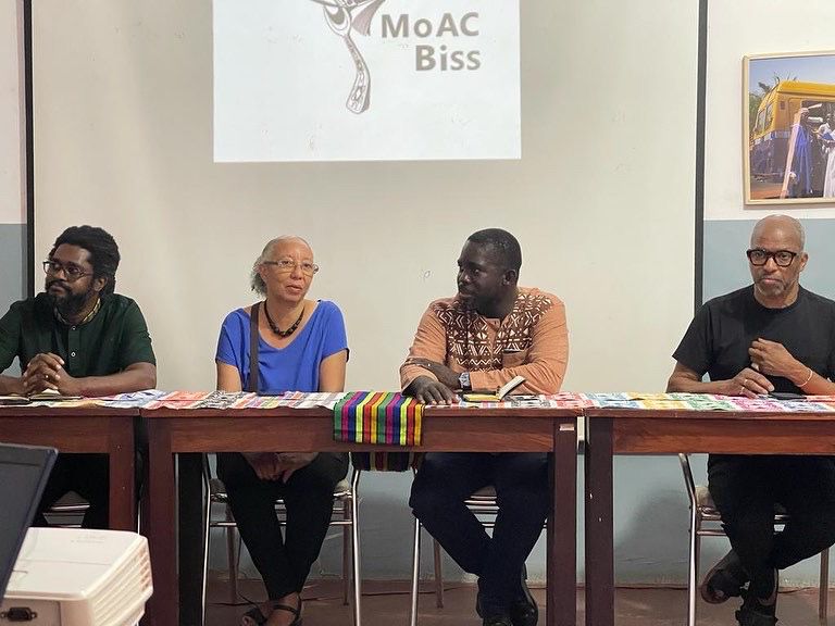 BIntipe's tweet photo. #MoACBiss - Mostra de Arte e Cultura da #GuinéBissau alberga diversos artistas nacionais, atividades culturais e multifacetadas que visam enaltecer a cultura guineense por meio de criações pessoais e coletivas, sobretudo, que tendem a propagar os costumes locais  ao povo🇬🇼. https://t.co/CSNkcYiINj