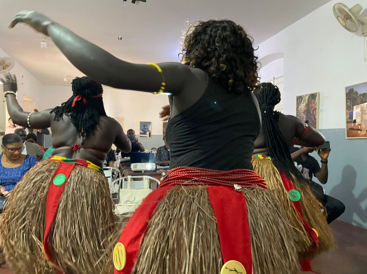 BIntipe's tweet photo. #MoACBiss - Mostra de Arte e Cultura da #GuinéBissau alberga diversos artistas nacionais, atividades culturais e multifacetadas que visam enaltecer a cultura guineense por meio de criações pessoais e coletivas, sobretudo, que tendem a propagar os costumes locais  ao povo🇬🇼. https://t.co/CSNkcYiINj