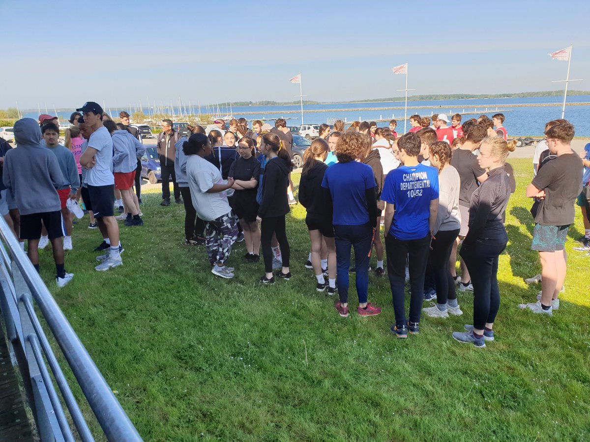 Second Raid des lycées UNSS AUBE à Mesnil St Père. 100 lycéens profitent des épreuves mis en place par des étudiants de l'IUT de Troyes. <a href="/AubeDepartement/">Département de l'Aube</a> <a href="/unssaube/">Unss aube</a> <a href="/CdosAube/">CDOS Aube</a>