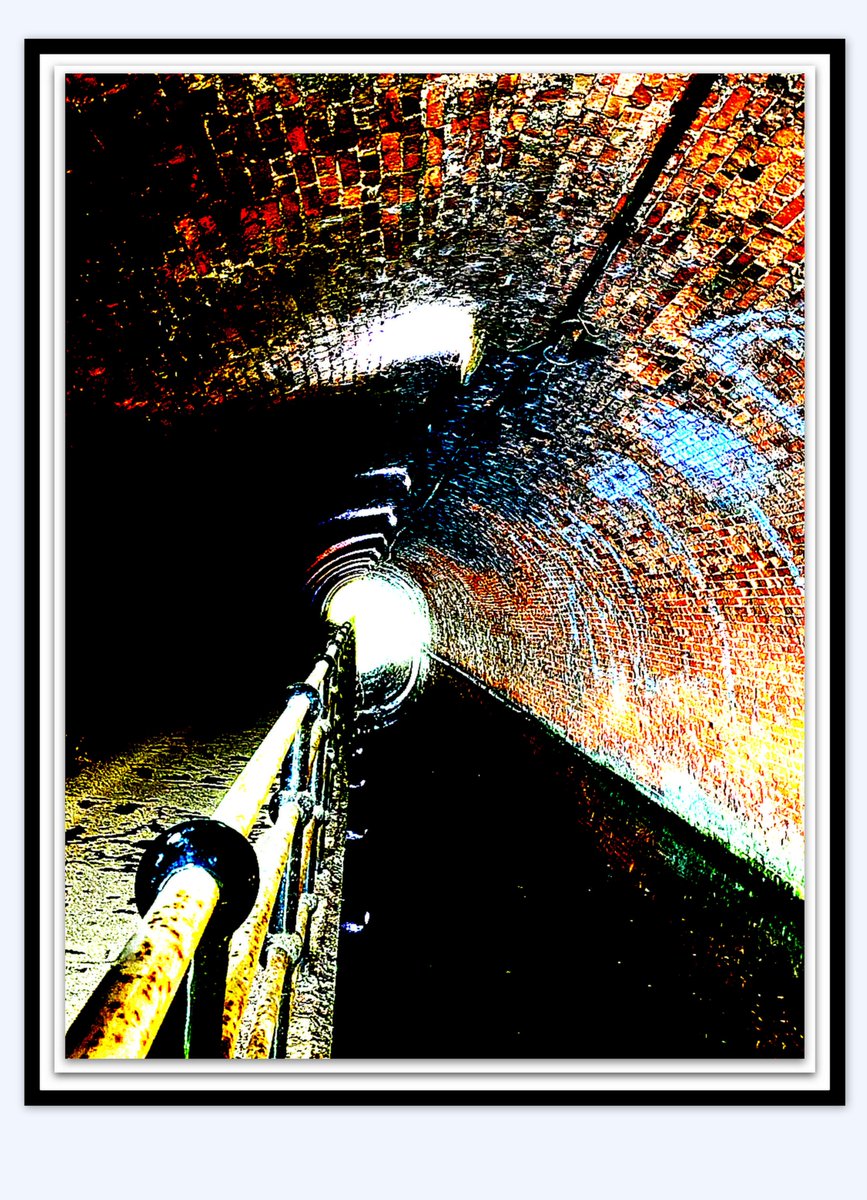 'Long Exposure within a long Tunnel' Birmingham canal near Edgbaston - dramatic colurs...wonderful echo @CRTWestMidlands @canalriverhub @canalphotograph @BridgesCanal  @CanalRiverTrust @WaterwaysEXP @canalboating @brumartshour @brumculture @artsalloverthep @ArtsBrum #canaltunnels