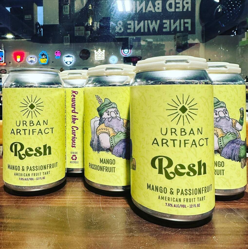 Loads of fun fresh goodies
have arrived for this week!

#RedBankSpirits #BeerWineSpirits #Cincinnati #newbeerarrival #newbeeralert #ohiobeer #craftbeer #instabeer #beerstagram #cincybeer instagr.am/p/Crx2VwGOXF7/