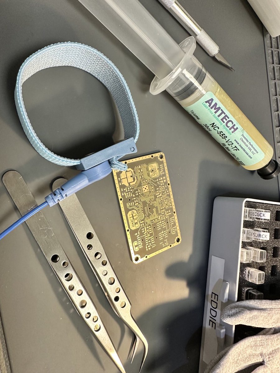 spacemanictech's tweet photo. Is this a preparation for surgery or the “making of” of a new On-Board Computer unit? 💉🧰
Judging by the tools, it could be either…🧐
#newspace #spaceindustry #spacetechnology #cubesat #spacemanic #nanosatellite 📡 https://t.co/ww3xtPhIeS
