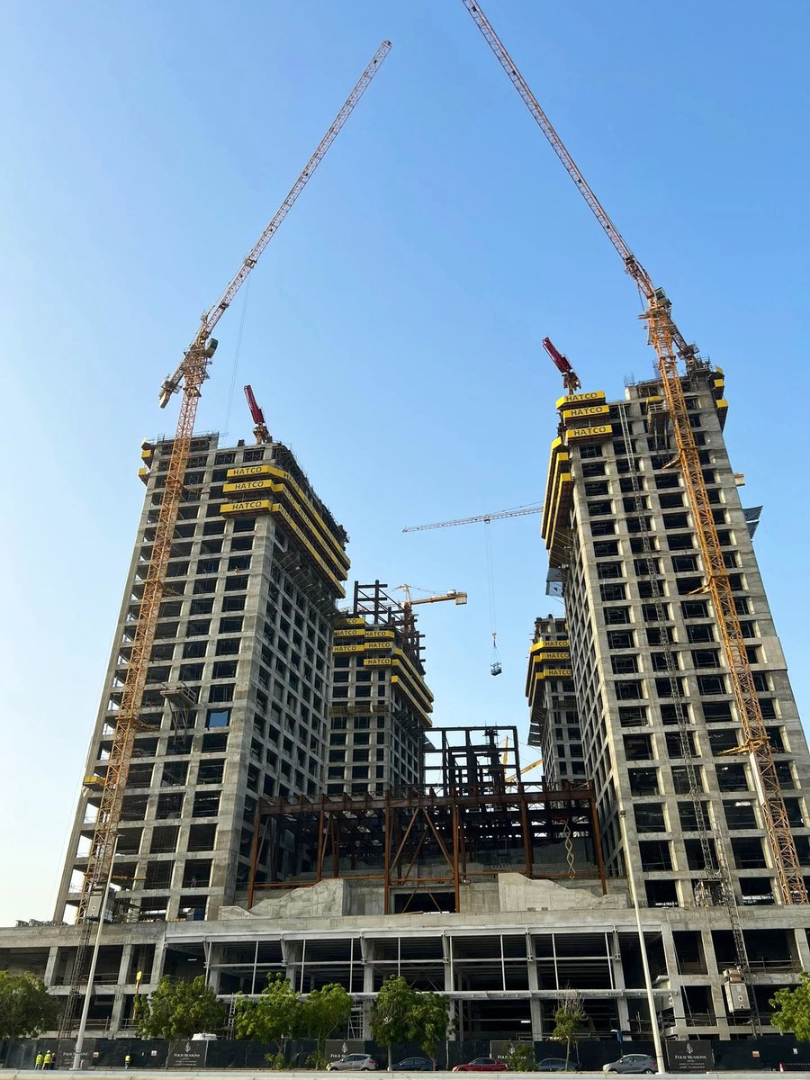 DSAarchitects's tweet photo. Erecting of the steel bridges scaffolding is underway for the @FourSeasons #Jeddah #KSA. We are excited to see significant progress on the construction of this anticipated 5-star hotel & residences.
#DSAProjectProgress
Image Credits: https://t.co/EWGN7dd4VT @Osamah_333 https://t.co/fcSmL3CwRJ