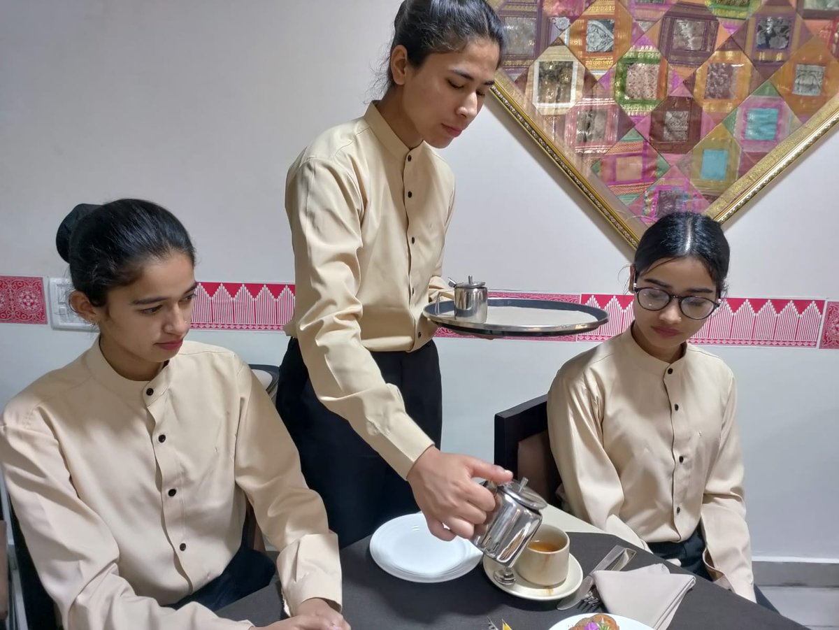 agihld's tweet photo. A workshop on the service of tea was organised by Future & Sharp CluB. It involved preparing the tea, creating a peaceful atmosphere, and carefully pouring it into cups or bowls with grace and poise.
#agihld #amrapali #bestcollege #aihm #hotelmanagement #bhm #bhmct #dhmct https://t.co/teESdoQlQD