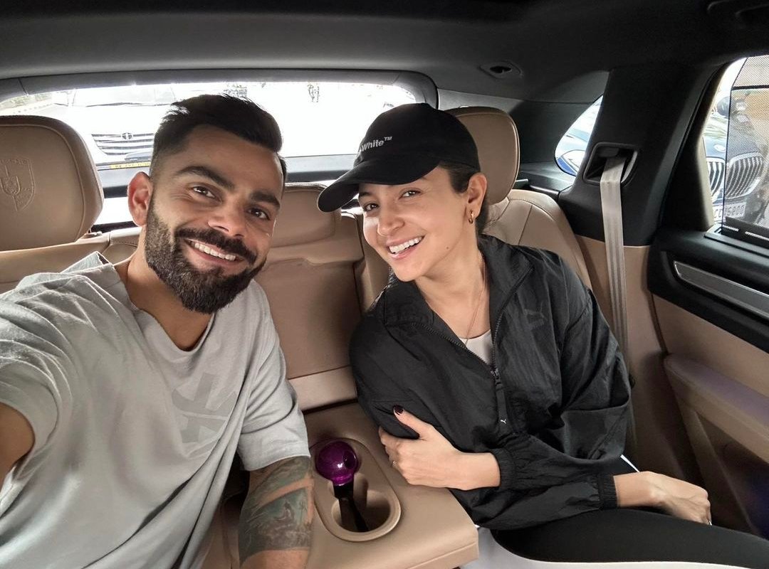 SiddharthhCR7's tweet photo. King Kohli with his queen Anushka .
.
.
.
.
#ViratKohli #spreadpositive #IPL2023 #RCB #viratkholi #KingKohli https://t.co/rN2NGi6KMs