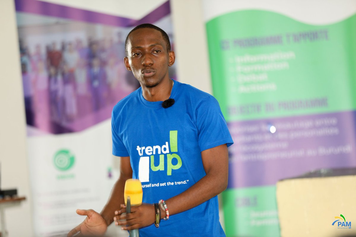 pamchanneltv's tweet photo. #Burundi : -28 Avril 2023 s'est tenu la 2eme seance du programme #TrendUp à @UB_Rumuri en collabiration avec @CAE_FSEG

L'oratrice du Jour etait l'expert en management et leadership des entreprises, @KettyRuhara . 
#Abatwip https://t.co/O8APzP0CAJ