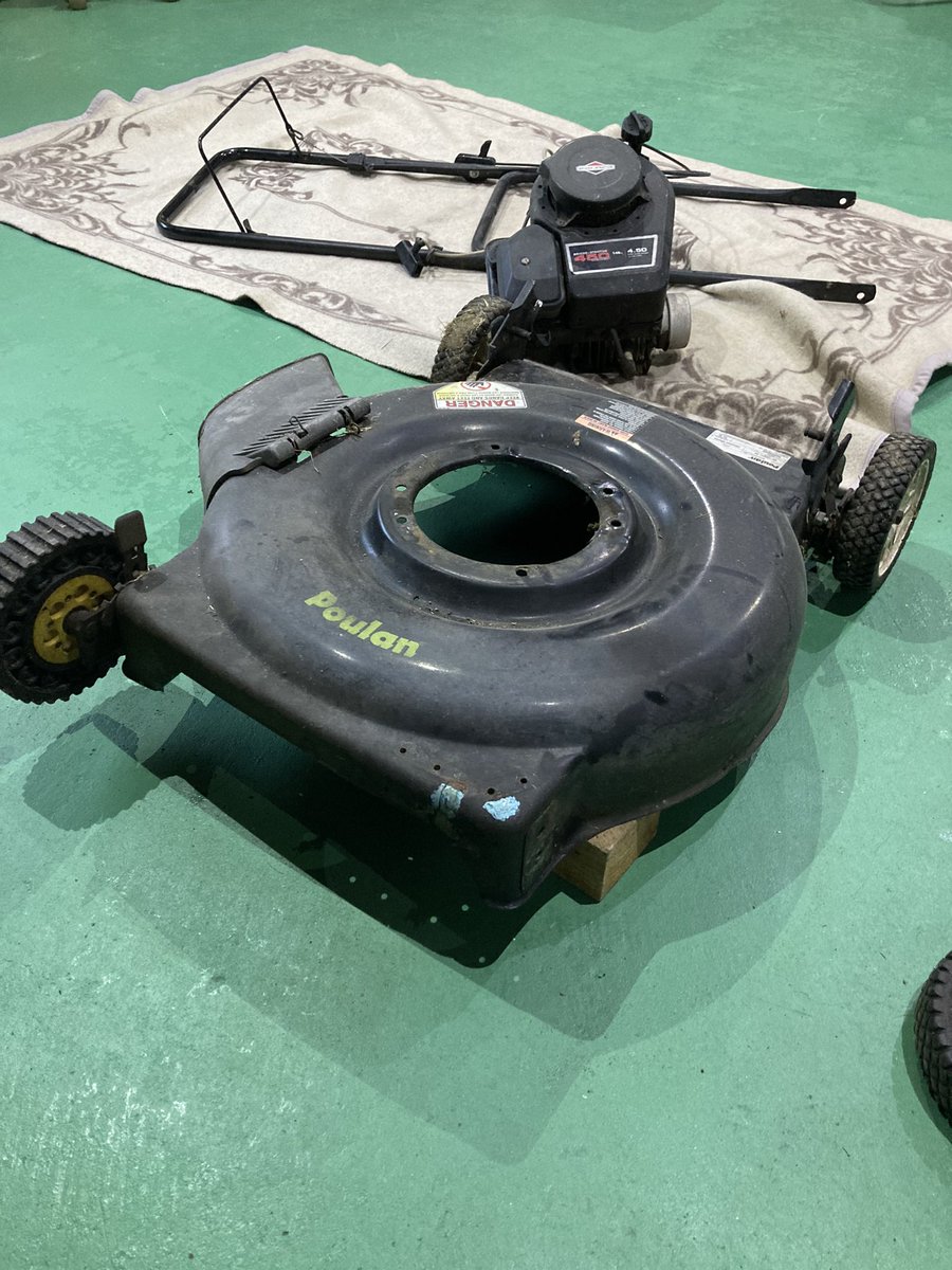 pace0518's tweet photo. 以前から3Dプリント部品を使って補修していた我が家の草刈機。
フレームを兼ねてるカバーが錆びて朽ち果て寸前に…😅
今回は意を決して溶接で修理しようと少しずつ作業を進めています。 https://t.co/GCdXk3hh3o