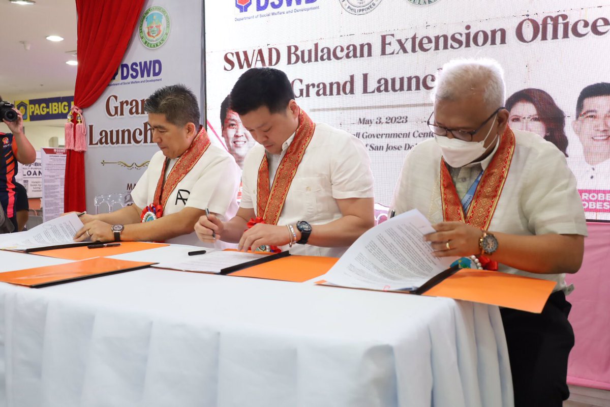 dswdserves's tweet photo. Pinangunahan ni DSWD Sec. @rex_gatchalian ang opisyal na pagbubukas ng Social Welfare and Development (SWAD) Extension Office sa San Jose Del Monte City, Bulacan, ika-3 ng Mayo 2023. 

Layon nitong mas mailapit ang mga serbisyo ng DSWD sa taumbayan.

#BawatBuhayMahalagaSaDSWD ❤️ https://t.co/eoXIT2iuHs