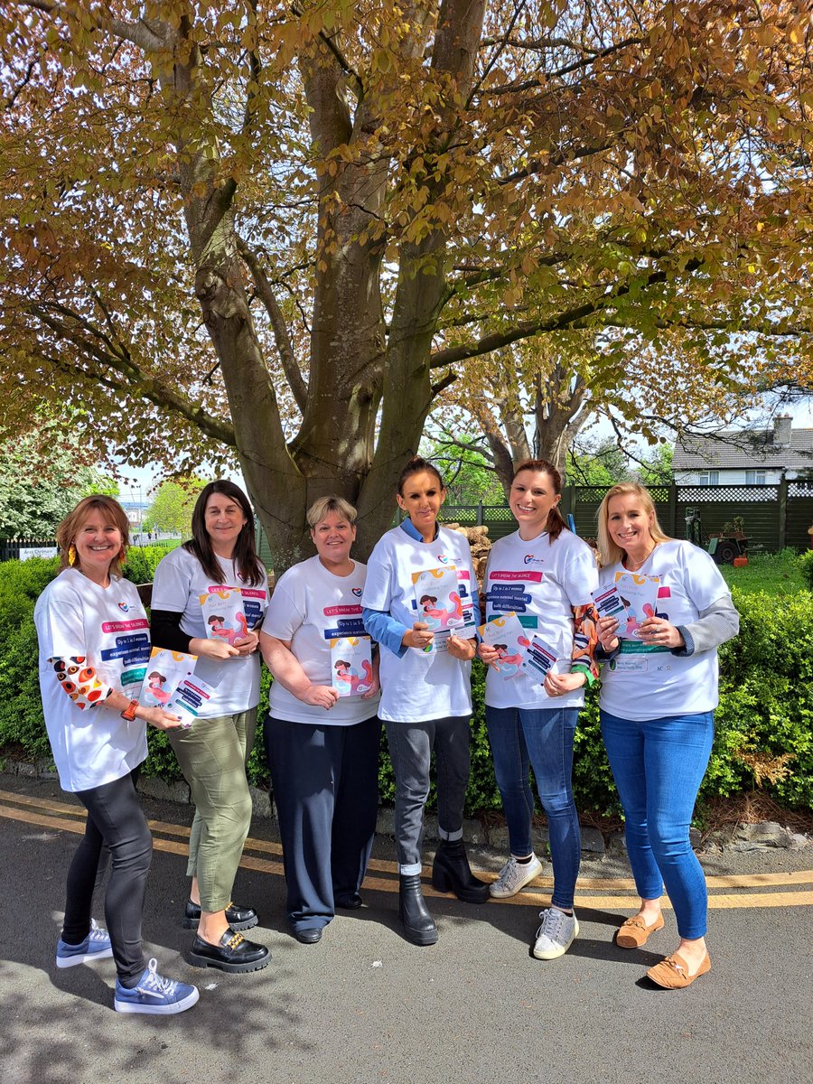 SDblinChildcare's tweet photo. Blue Skies Initiative were celebrating maternal mental health day at the recent Trauma Informed Learning Network in Aras Chronain. Our own Helen -Childminding Dev Officer was in attendance.  https://t.co/6uwXzjxgfe #maternalmentalhealthmatters #mindingme #letsbreakthesilence https://t.co/MlCFJLQlEd