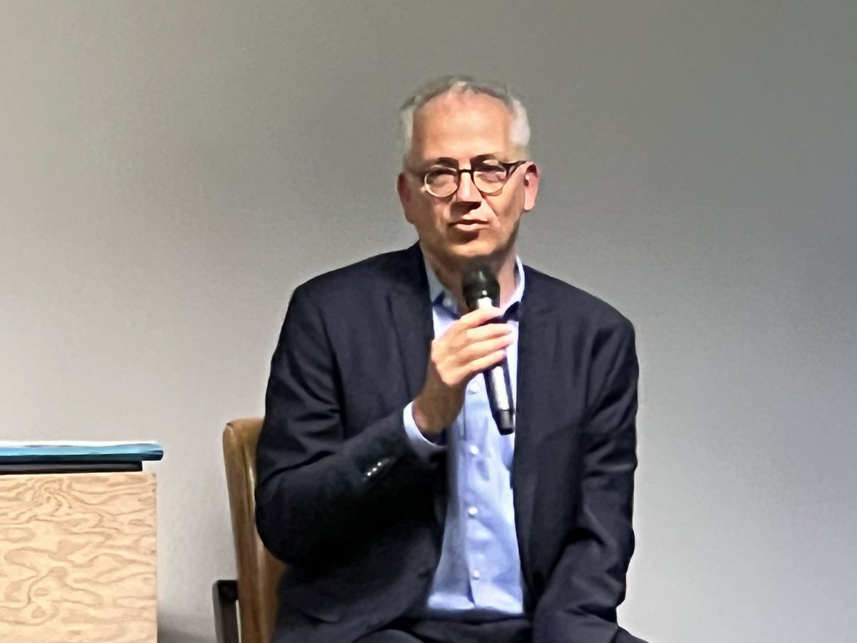 AjpmNews's tweet photo. Im @TechQuartier #Pollux #Frankfurt wurde vom #Gastgeber mit @gruenehessen eine #Diskussionsrunde organisiert, bei der es um #Startups und #Politik ging. @talwazir betonte, dass #örtliche #Bürokratie ist das #Gegenteil von #Willkür sein sollte. #Messbare #Nachhaltigkeit! https://t.co/29ifcsKzt9