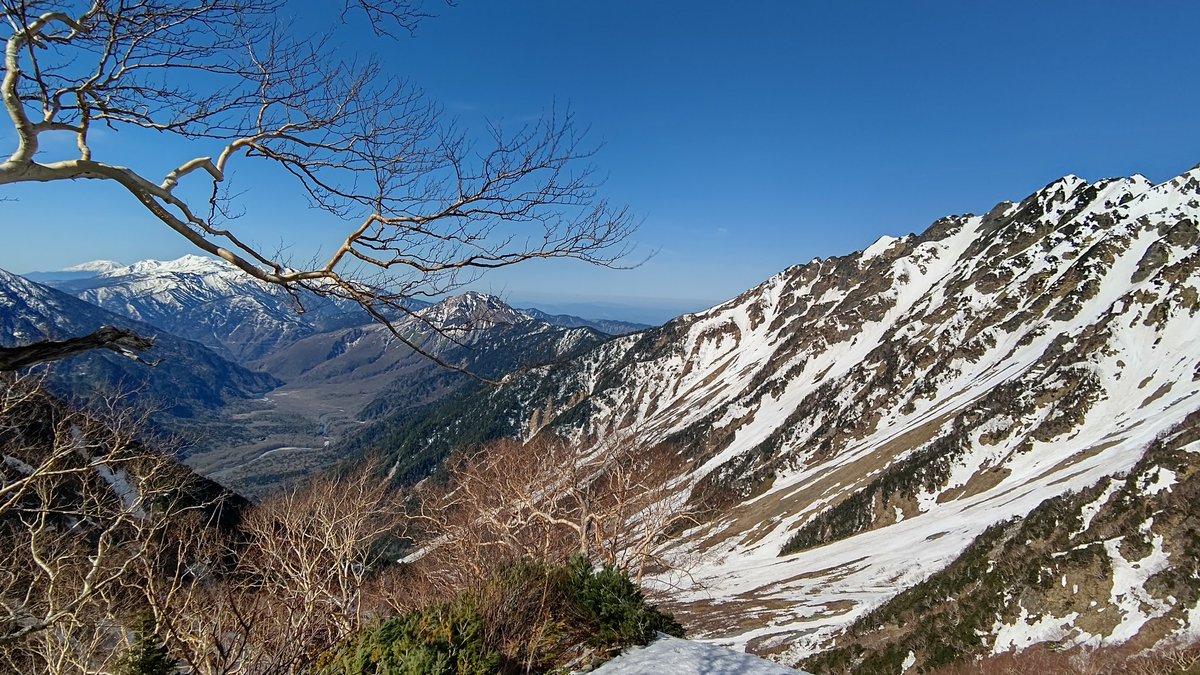 「奥穂高岳、2年続けて撤退となってしまいましたが 初めて雪山を歩けたので良かった。」|時止ざまおのイラスト