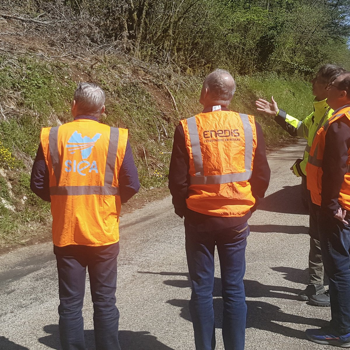 .<a href="/enedis/">Enedis</a> poursuit ses engagements avec le <a href="/SIEA_01/">SIEA</a> et réalise un important chantier de modernisation du réseau électrique ⚡️ avec plus de 8km de lignes aériennes rénovées sur la commune de #Dortan dans l’#Ain.