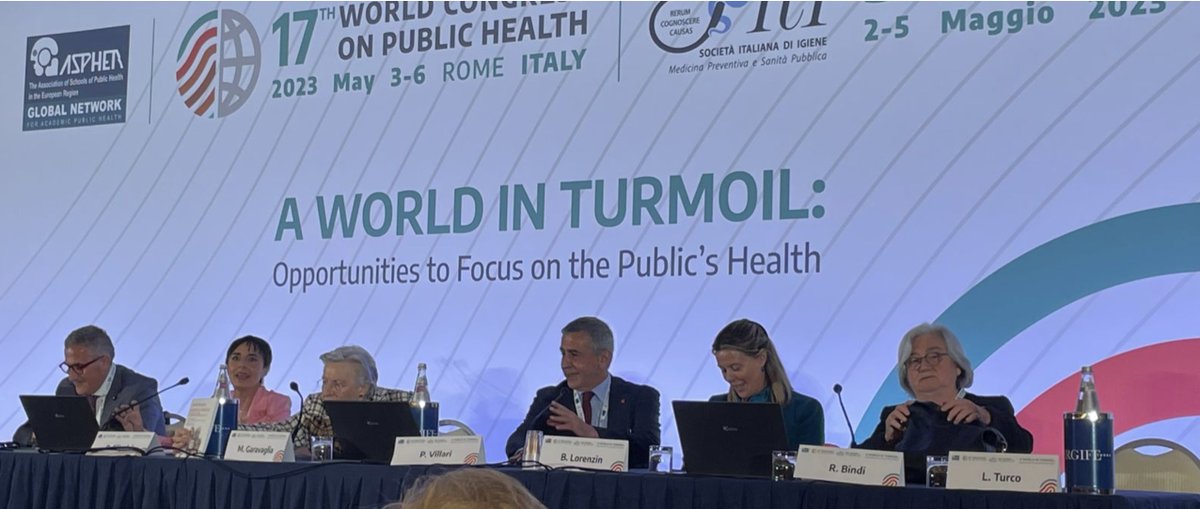 Four Italian former women's Ministers of Health hosted on the opening day of the National Congress of the Italian Society Public Health (@SItI_Nazionale). Today at 1.30pm grand opening of the 17° World Congress on Public Health with @WRicciardi, @luis_eugenio20, @RSiliquini.