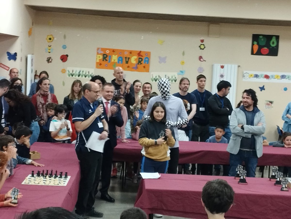 AjedrezParque's tweet photo. En Ajedrez en el Parque trabajamos por fomentar un #ajedrez lúdico y pedagógico que potencie la diversión, el aprendizaje y el desarrollo. Con todo, siempre nos alegramos de que nuestros alumnos, como estos que os dejamos en imágenes, entre otros, también ganen premios en torneos https://t.co/tL4OBUefap