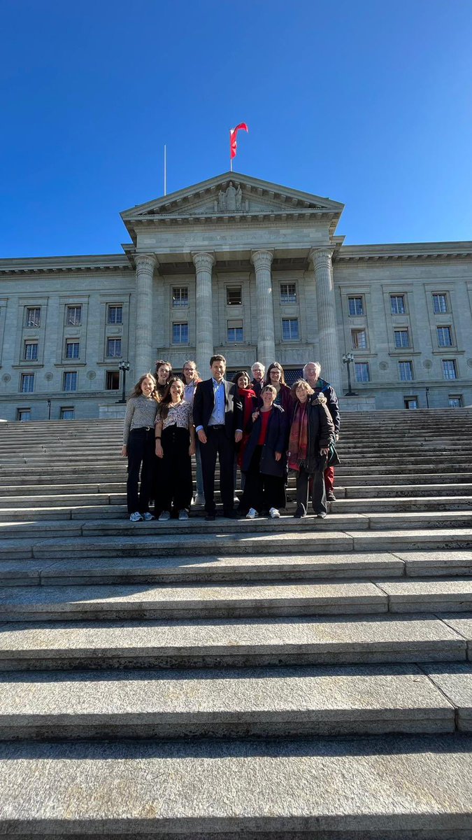 Roman_Bolliger's tweet photo. Jetzt geht es los hier in Lausanne mit der Beratung des Bundesgerichts zu unserem Fall zur Initiative “Hochdorf heizt erneuerbar - ab 2030 erst recht”. 

https://t.co/HEuNIIG7SM

Weitere
Infos:

https://t.co/a0R4bGAWlX https://t.co/ksnyRKewLQ