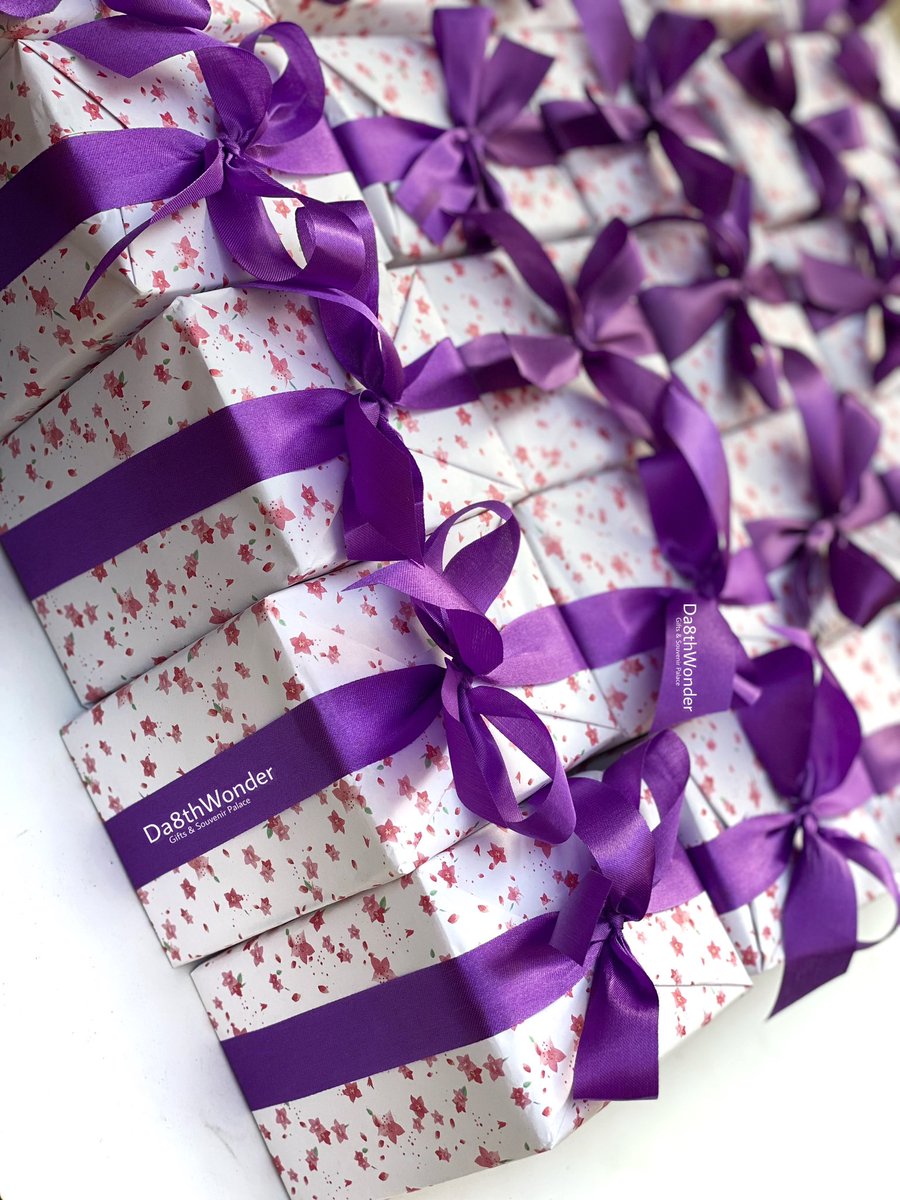 Da8th_Wonder's tweet photo. We love group gift sets , so we provide the best options with the best budgets and packaging 👌  #gifts #giftshop https://t.co/ic7ag15xCK