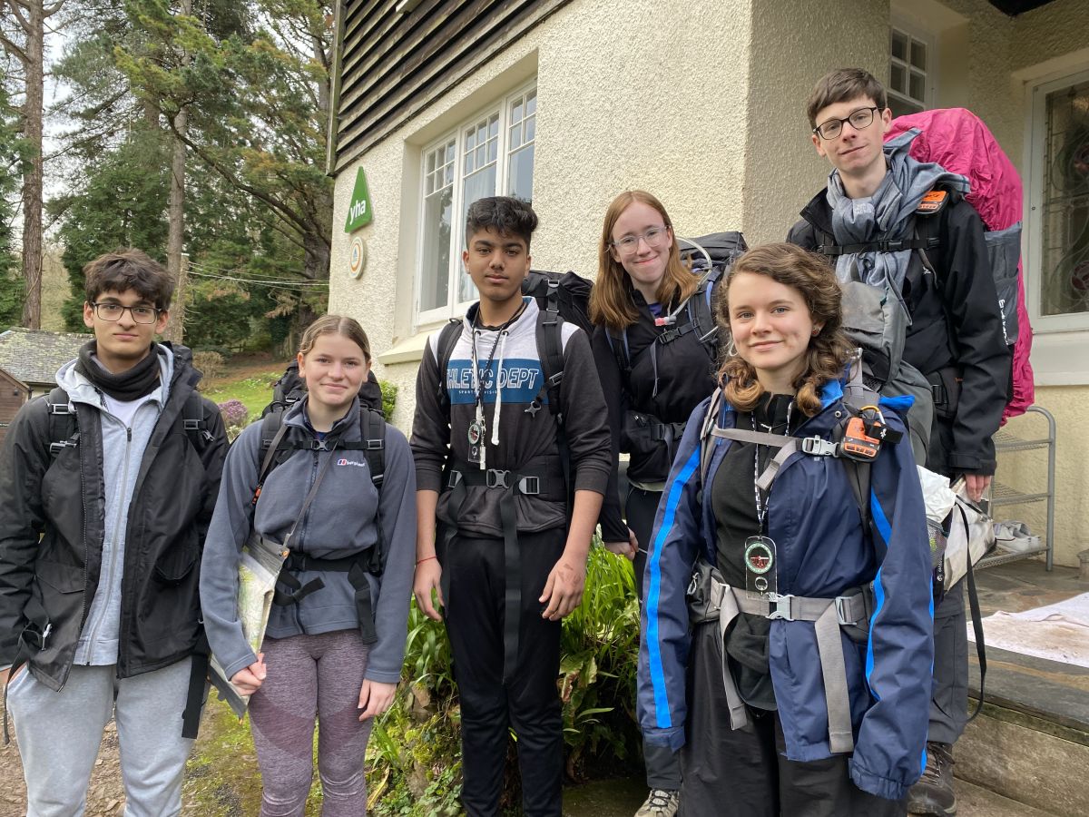 AlleynsSchool's tweet photo. During Easter, our Year 12 Gold @Alleyns_DofE participants walked over 80km on their practice expedition in Exmoor. We are so proud of their determination! ๐ฅพโบ๏ธ๐ง๏ธ https://t.co/yugZsLb43c @_JaneLunnon @Alleyns_DofE @DofELondon #AlleynsYear12 #AllWeCanBe #DofEWithADifference https://t.co/2vFNeuxw8M