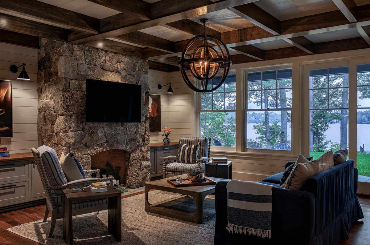 OneKindesign's tweet photo. Beautiful New England cabin designed for relaxing lakeside getaways https://t.co/lArbMJpVwQ https://t.co/WMsRlglfHZ