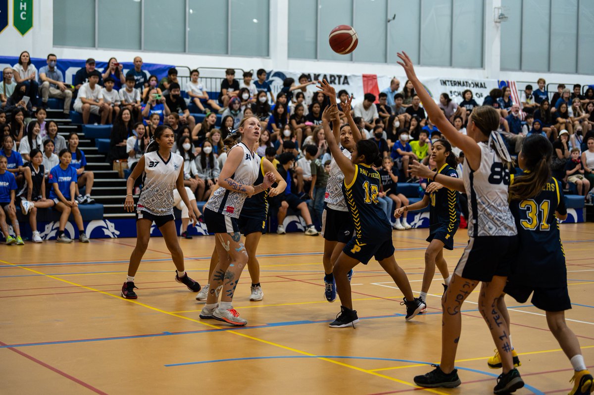 JISofficial's tweet photo. The Middle School Festival was a blast! Our Grades 6-8 Dragons and their Panther peers from the International School of Kuala Lumpur (ISKL) gave it their all in friendly matches against each other in basketball, track &amp; field, and rugby. #bestfortheworld #athletics #middleschool https://t.co/vzRs6M1Yu9
