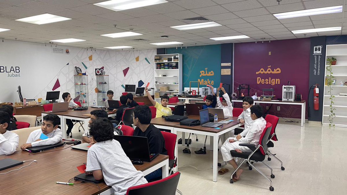 fablabjubail's tweet photo. انطلاق معسكر ( الأمن السيبراني ) بالتعاون مع أكاديمية طويق @TuwaiqAcademy، حيث يقام لمدة (3) أسابيع بمشاركة (21) ناشئ، ويستهدف المعسكر تعليم الناشئ كيفية استخدام التقنية بشكل آمن عن طريق التعرف على الوحدات الأساسية في الأمن السيبراني وأنواع التصيد الاحتيالي والهندسة الاجتماعية 🖥️ https://t.co/sAOGmbi3qv