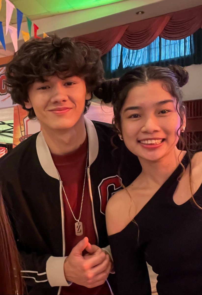 chiXnita's tweet photo. Hi! I'm chiXnita not Angelica. Chix daw pero hindi pinipili at hindi mahaba ang buhok tulad ni AB. At ang Chix na "De Makapili" kay na Kudos at Train.😭🫣

Hays! Ampopogi ba naman kasi.🙈💚

#LoveAtFirstRead #LAFR https://t.co/zoD0Vf0WtN