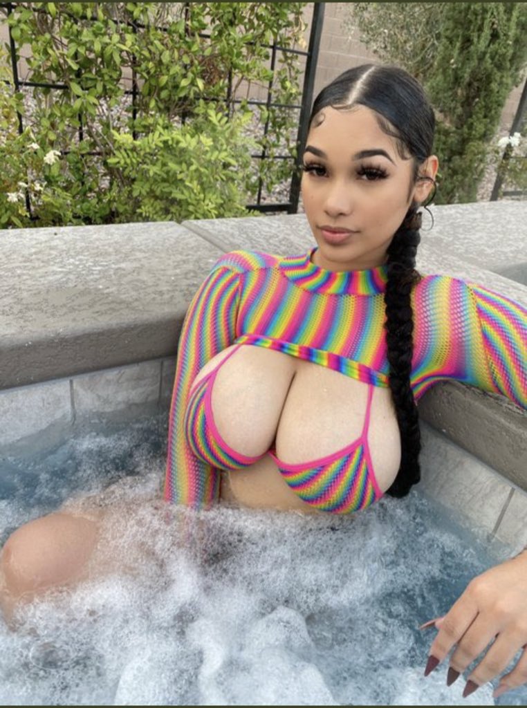 GaloreOrgasm's tweet photo. @MarlenaMarieLuv 😘 https://t.co/J0WWxDx1kQ