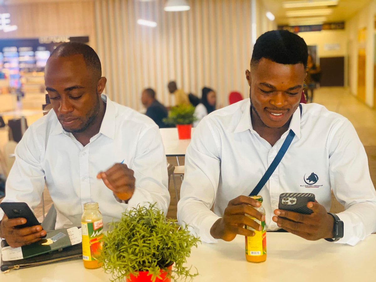 MrBillyJM's tweet photo. Départ avec le top managers pour Abidjan ✈️❤️

Everest Wolves Group S.A https://t.co/zRoMsV7uut