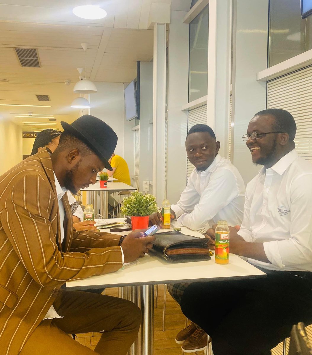 MrBillyJM's tweet photo. Départ avec le top managers pour Abidjan ✈️❤️

Everest Wolves Group S.A https://t.co/zRoMsV7uut