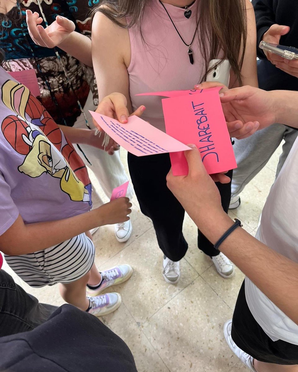 infooxuvenil's tweet photo. O pasado xoves, 27 de abril, fixemos unha actividade aos alumnos de 1º de Educación Infantil A sobre os conceptos de ERYCA. @ERYICAYI
#CifpPortovello #ERYCA https://t.co/XnYwo6n95E