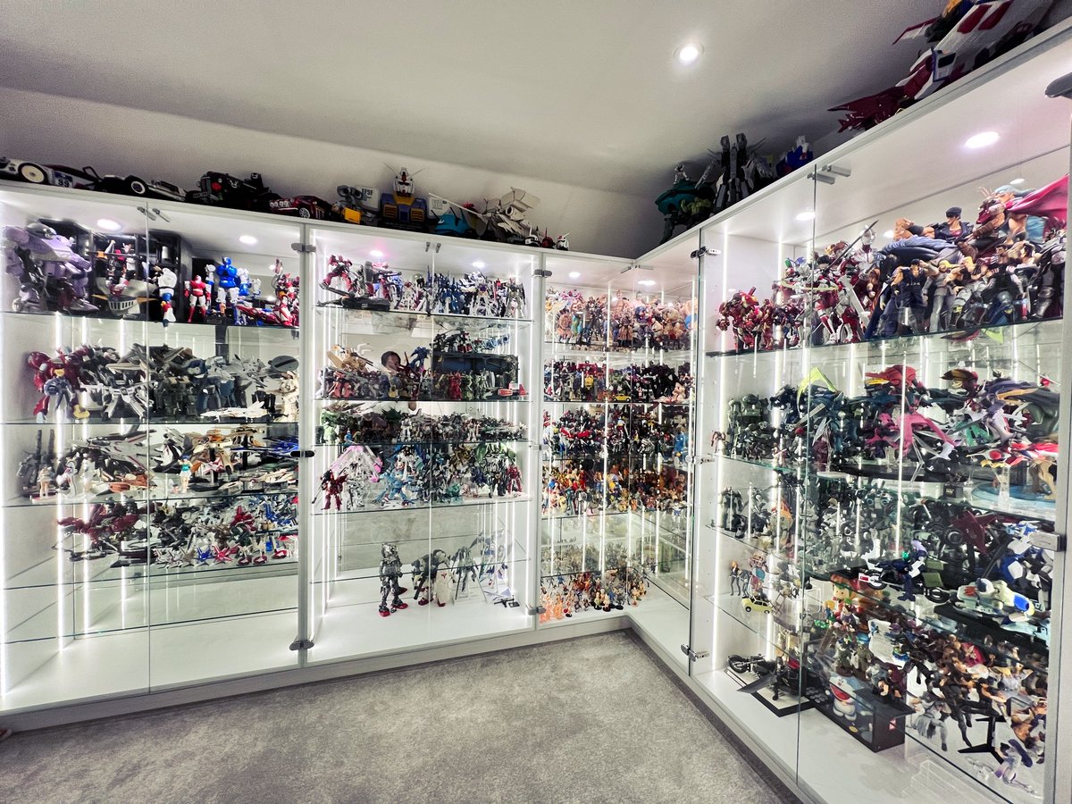 Something a little different!
We were commissioned to create this display cabinetry. Here you can see 80% of the clients impressive #manga figurine collection.
Using <a href="/blumuk/">Blum UK</a> hinges, these frameless doors from <a href="/scountiesglass/">Southern Counties Glass</a> allow a super clear view of this awesome collection.