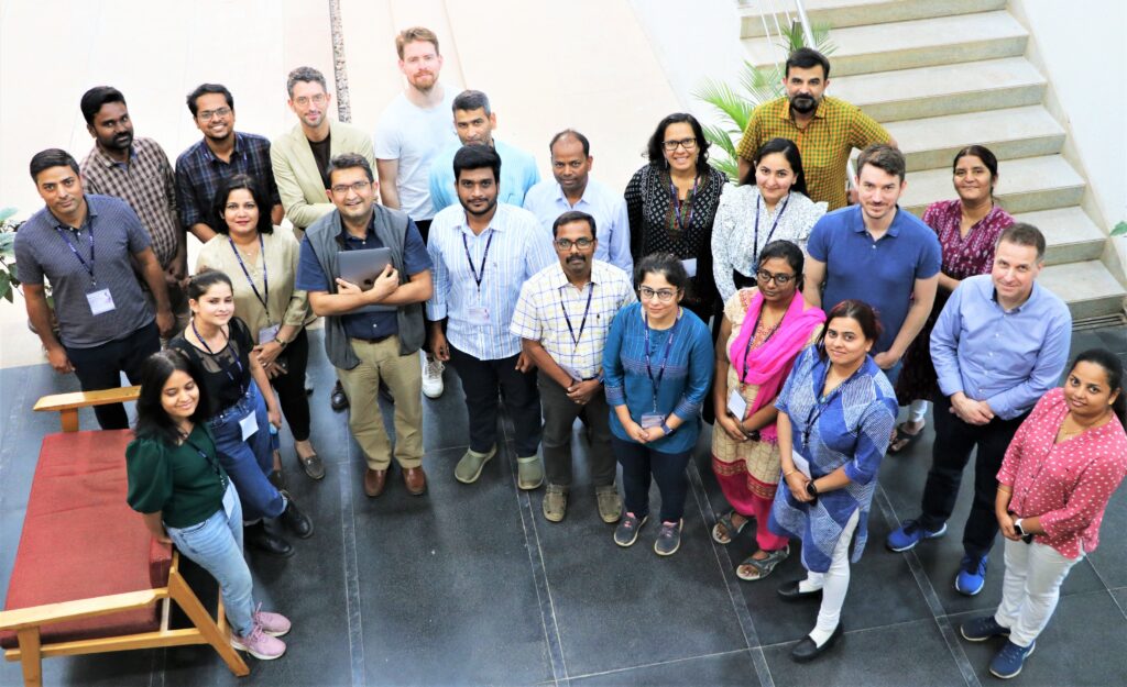 Recently two #FGCZ members, <a href="/FalkoJulianNoe/">Falko J. Noé</a> and Timothy Sykes, went to India to teach an RNA sequencing course in collaboration with @CCAMP_Bangalore and <a href="/swissnexindia/">Swissnex in India</a> 

Timothy has written about his experiences in the <a href="/ETH_en/">ETH Zurich</a> Ambassadors Blog

ethambassadors.ethz.ch/2023/04/27/tea…