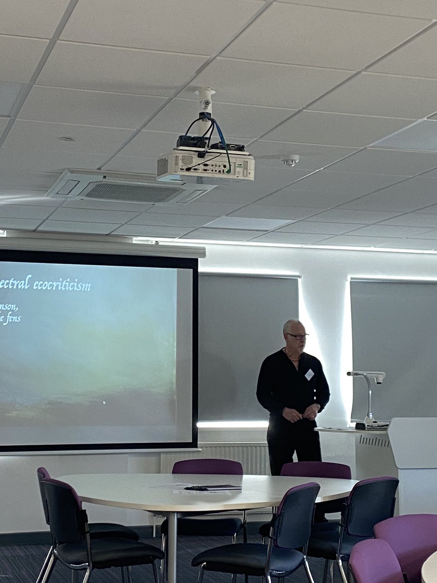 katy_wm's tweet photo. Our @HumanitiesUw #HumanNature2023 Conference gets underway w/ an introduction to our key themes & focus: #slippage #interdisciplinarity #identities #NewHumanities #hybridity #resistance #TheFuture https://t.co/RaA0M0LgED