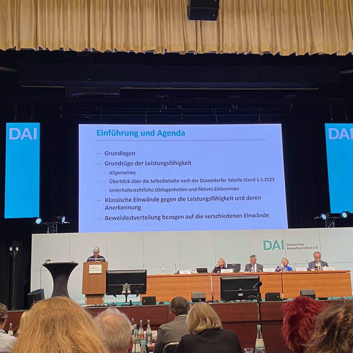 Am vergangenen Wochenende war wieder Fortbildung bei der Jahresarbeitstagung #Familienrecht des Dt. Anwaltsinstituts in Köln. Fachanwälte müssen sich mindestens 15 Stunden pro Jahr fortbilden lassen. Meine sonstigen Fortbildungen der letzen Jahre: stallbaum-zink.de/tobias-zink/