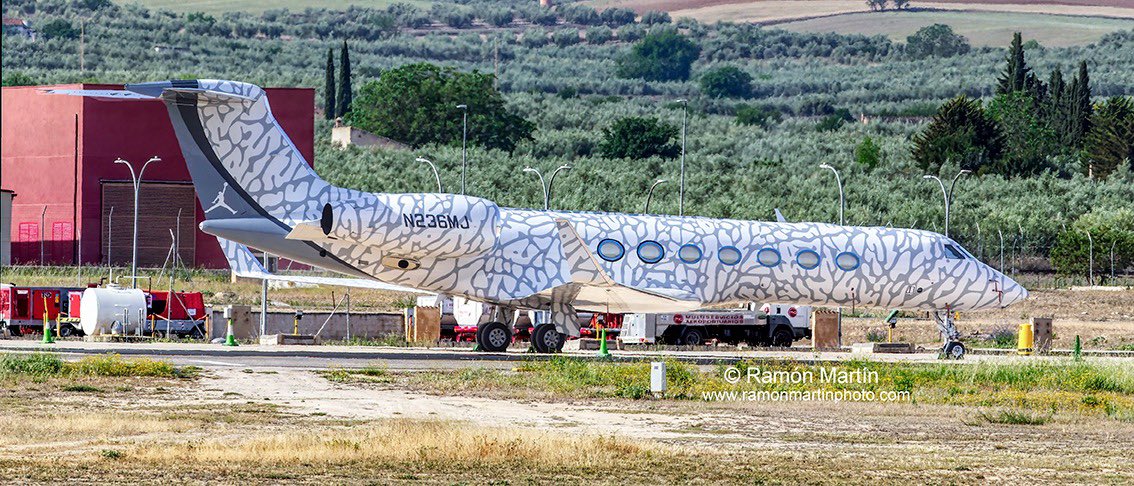 air_comment's tweet photo. #ramonmartinphoto #planelovers #aviationgeek #avgeek #avgeeksclub #planespotters #megaplane #aviationphotos #photographylovers #mj #michaeljordan #gulfstream #gulfstream550 #g550 #gulfstreamg550 #n236mj #flypbi https://t.co/JE0qCizYFB
