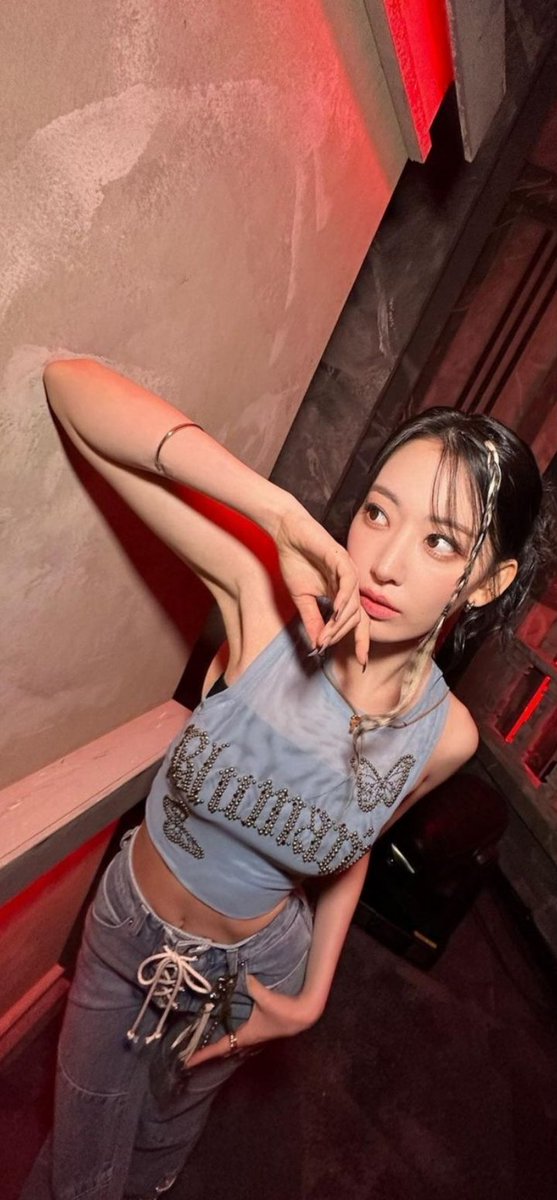 lsfmwallpaper's tweet photo. sakura Instagram update wallpapers #LE_SSERAFIM #르세라핌 #SAKURA https://t.co/OmssKIGbQy