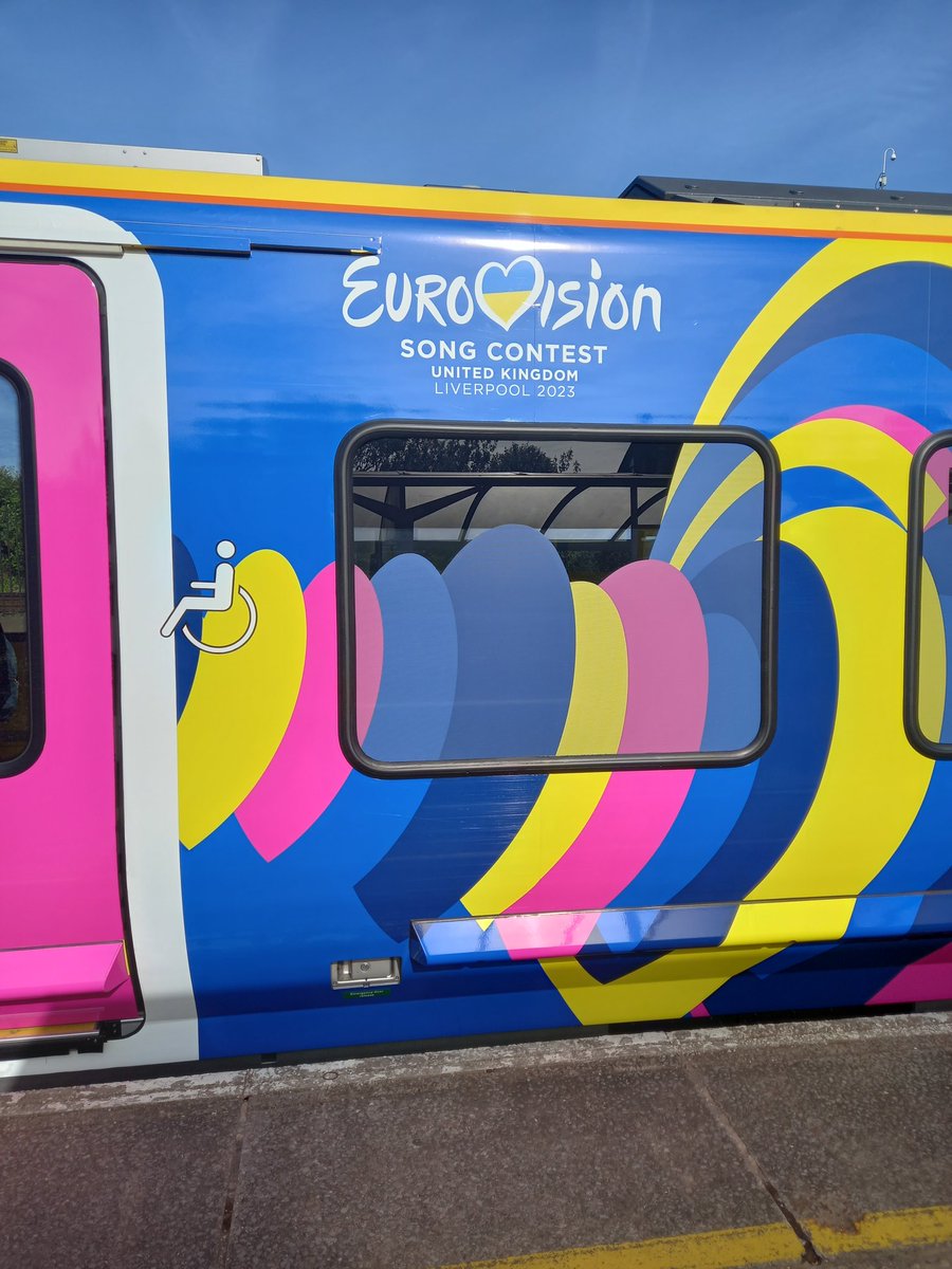 mariebudgie1's tweet image. #EUROVISIONTRAIN #TheGuide @TheGuideLpool  @BBCNews   ❤️💛