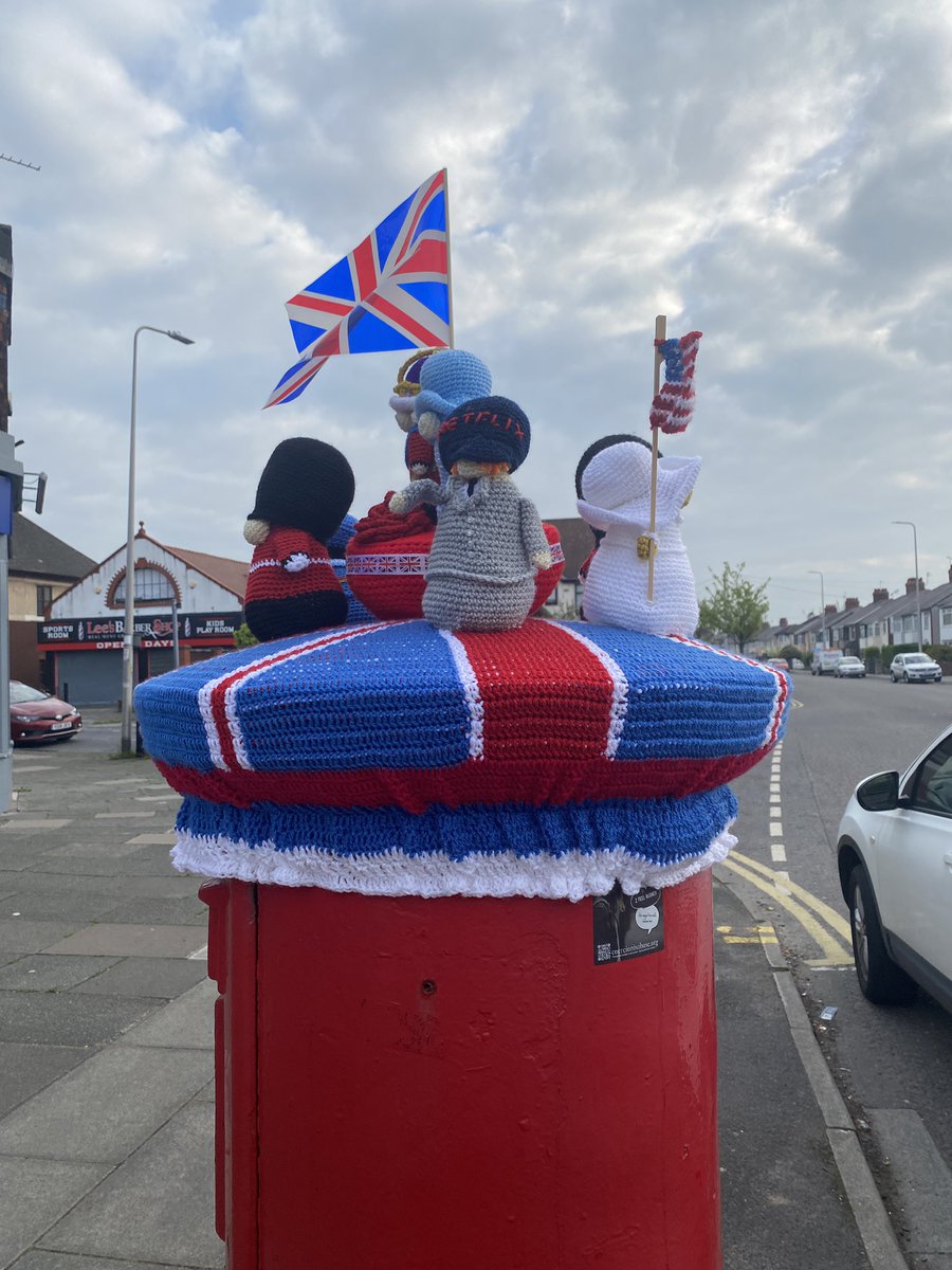 glitterpink34's tweet photo. @paulsaltysalt The post box we’ve just been talking about 🇬🇧 https://t.co/pE5xbfU2Hq