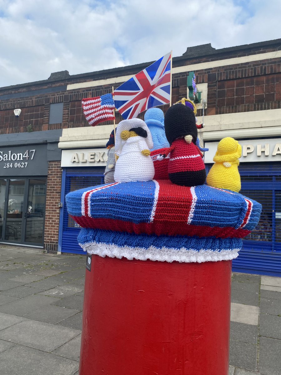 glitterpink34's tweet photo. @paulsaltysalt The post box we’ve just been talking about 🇬🇧 https://t.co/pE5xbfU2Hq
