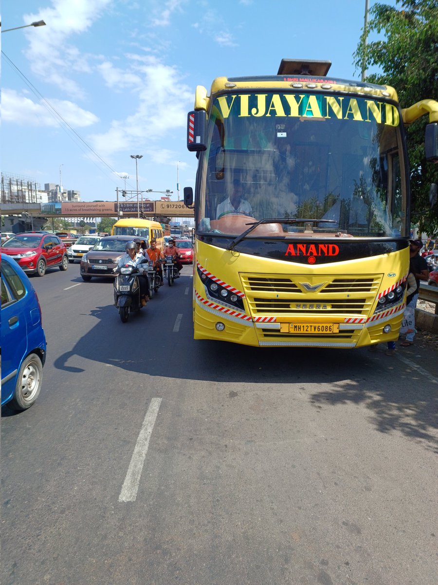 HastakSMH's tweet photo. @PCcityPolice Please take action against this bus parkes on a no parking zone  near Wakad bridge on Blore hway which blocked traffic for 2 kms on 01st May around 3 PM. 
Bus No MH12TY6086.

Images below show the traffic piling up behind https://t.co/ruQueB7ooH