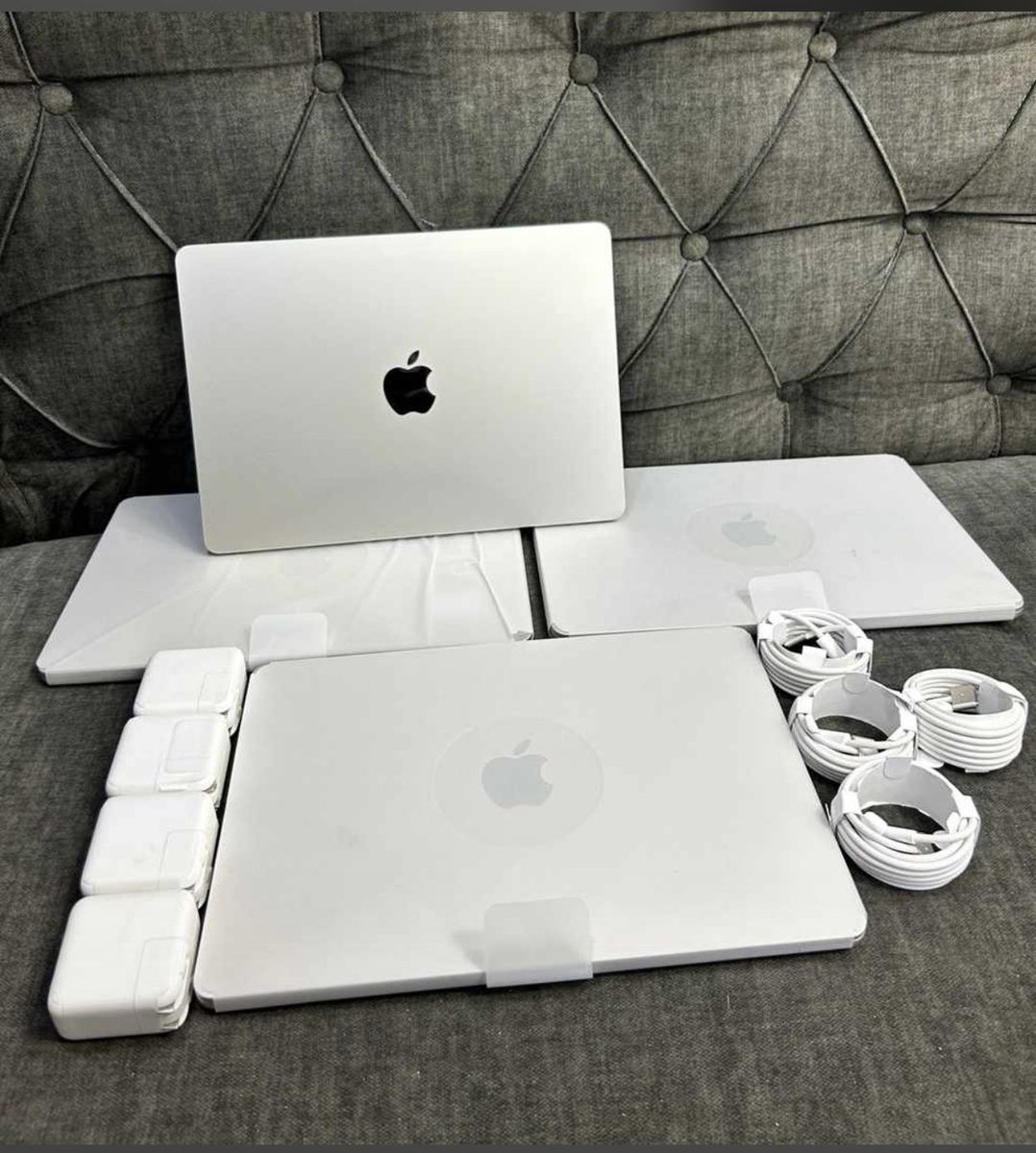 TRIGERZ_'s tweet photo. 🇺🇸Brand New [No Box] 14" MacBook Air 2022 M2 Chip 8GB/256GB Available at N830,000. Kindly send a DM or visit us at No 3 Idowu Lane Copia Plaza Computer Village Ikeja.#AriseTv #Tems #Cardi #Wilsonoruma #Messi #Idan #mrmacaroni #davido #fireboy #SerenaWilliams #TimelessAlbum #burna https://t.co/J6cfEYioWJ