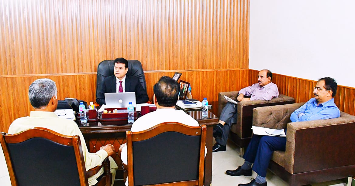 SELD_Sindh's tweet photo. Mr. Ghulam Akbar Laghari Secretary School Education and Literacy Department Government of Sindh Chaired a meeting with GSTA SINDH &amp; PTA SINDH on the PMS app attendance system, both the Associations shows their concerned on that issue. https://t.co/FF3g22P4L8