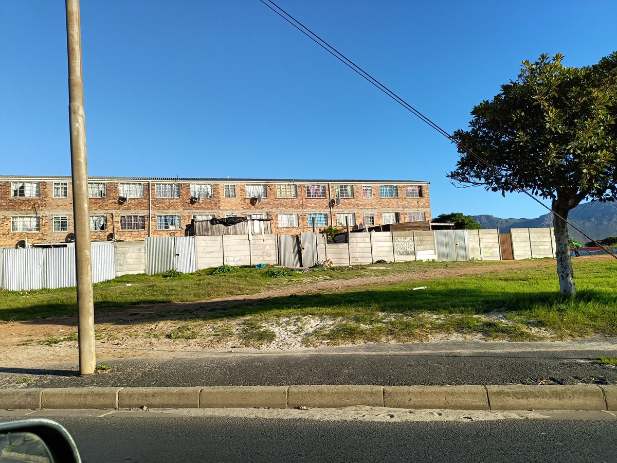 CameronDav13's tweet photo. We live on the same street but have different views.
#ReFi_this @reficapetown #GitcoinBeta https://t.co/8R3x3xbt8x